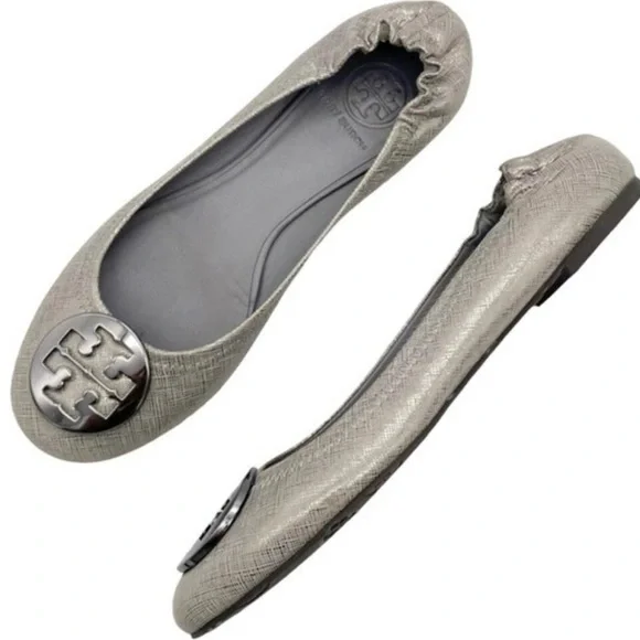 Tory Burch Reva Flat Size 8 Silver Pewter Leather Lg Silver Medallion Timeless - Picture 5 of 5